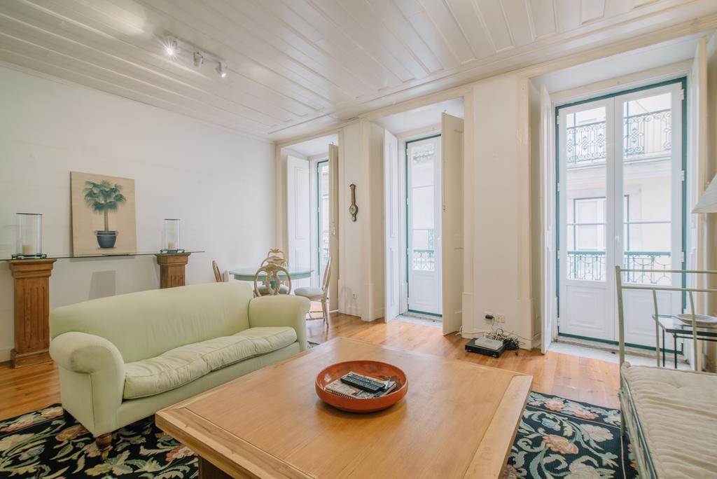 Апартаменты Camoes Deluxe Bairro Alto Лиссабон Экстерьер фото
